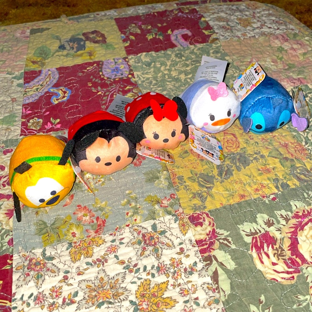 5 piece bundle- Disney Tsum-Tsum Mickey Mouse set! NWT!